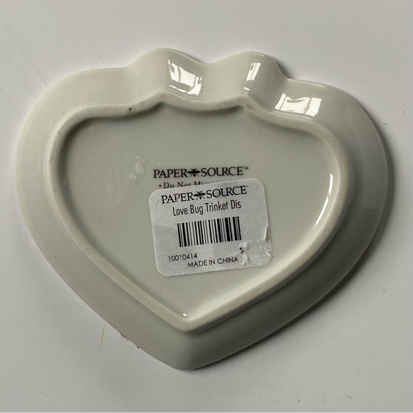 Ladybug Trinket Dish Ceramic Red Heart Valentines Decor 4” Love Bug Paper Source - Picture 4 of 12